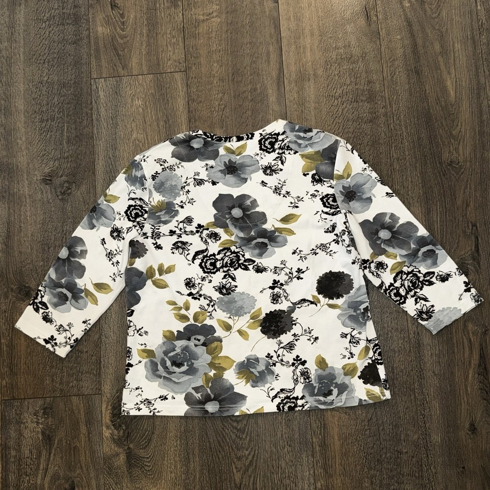 Gloria Vanderbilt Women's M Stretch Top Floral V Neck Short Sparkly Dainty‎ Top - Picture 6 of 12